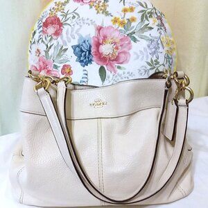 Beautiful COACH Lexy Pebbled Leather Cream Authentic Bag EUC